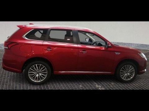 Mitsubishi Outlander PHEV DESIGN 4