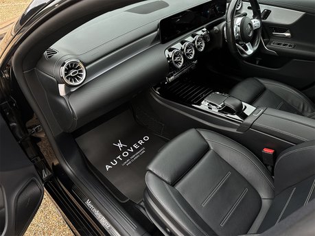 Mercedes-Benz CLA Class CLA 220 AMG LINE PREMIUM PLUS 34