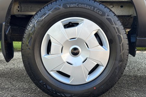 Ford Transit 350 Rwd Trend 130 ps L3H3 Panel Van - Air Con / Rear Camera 30