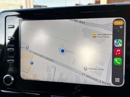 Toyota Yaris 1.5 Yaris Design HEV CVT 5dr 41