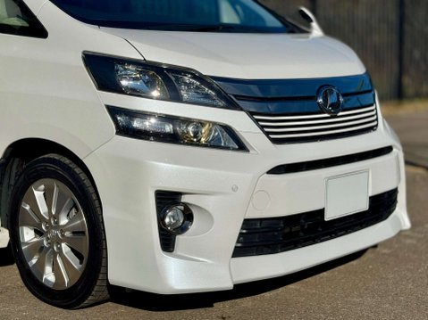 Toyota Vellfire GOLDEN EYES II V6 31
