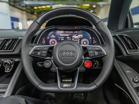 Audi R8 5.2 FSI V10 Spyder 2dr Petrol S Tronic quattro Euro 6 (s/s) (570 ps) 45