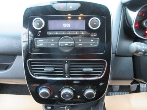 Renault Clio 0.9 TCe Play Euro 6 (s/s) 5dr 11