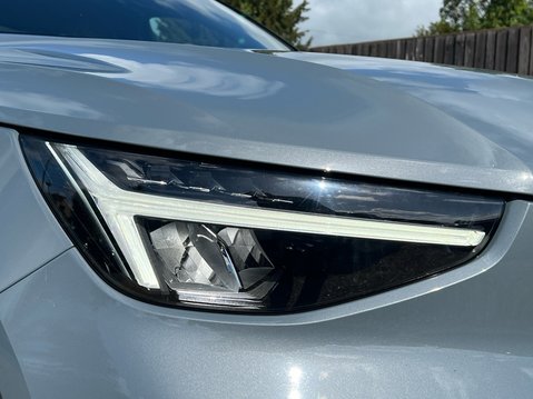 Volvo XC40 B4 PLUS AWD MHEV 17