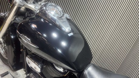 Suzuki Intruder 800 2008 ONLY 25K 800CC CRUISER BIKE NEW MOT SERVICED A2 21