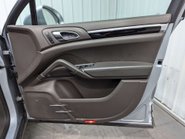 Porsche Cayenne 3.0 Cayenne D Platinum Edition V6 Tiptronic S A 4WD 5dr 52