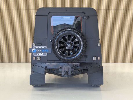 Land Rover Defender 2.2 Defender 90 Hard Top TD 4WD 5dr 16