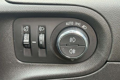 Vauxhall Grandland X 1.6 13.2kWh Business Edition Nav Premium SUV 5dr Petrol Plug-in Hybrid Auto 35