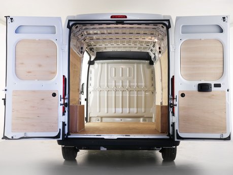 Peugeot Boxer 2.2 BlueHDi L3H2 Professional Van 140ps 3