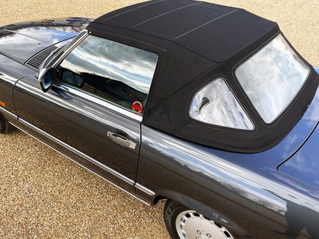 Mercedes-Benz SL Series 300 SL 37