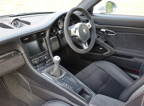 Porsche 911 (991) Carrera GTS 18