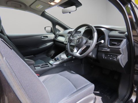 Nissan LEAF 40kWh Visia Auto 5dr 11
