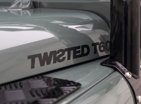 Land Rover Defender 90 XS Twisted T60 25