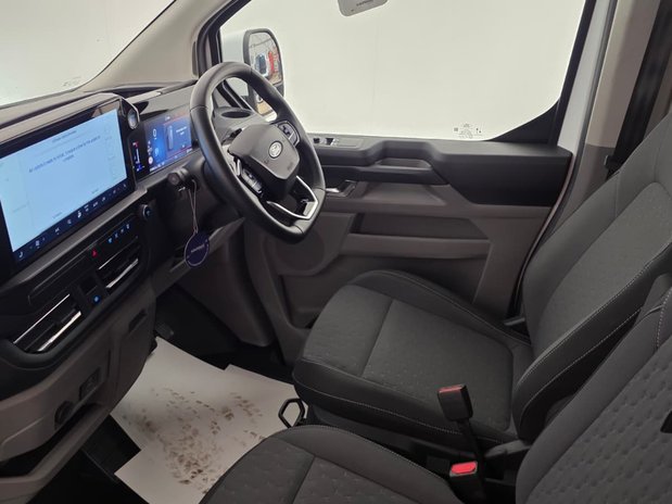 Ford Transit Custom Transit Custom 280 L2 Diesel FWD 2.0 Eco Blue 136ps H1 Van Limited Auto 3