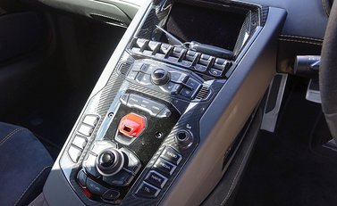 Lamborghini Aventador S 21