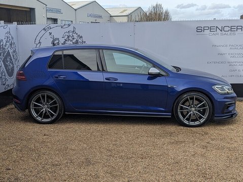 Volkswagen Golf R TSI 4MOTION DSG 10
