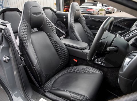 Aston Martin Vanquish Volante 14