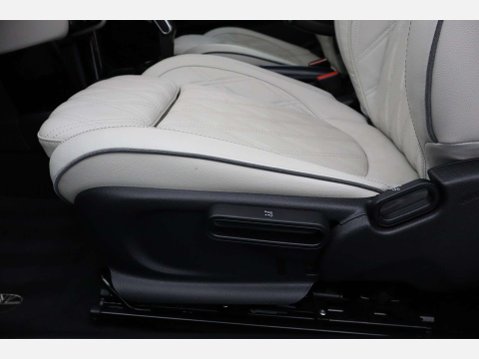Mini Hatch 1.5 Cooper Exclusive Auto 3dr 28