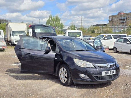 Vauxhall Astra 1.6 16v Exclusiv Hatchback 5dr Petrol Auto Euro 5 (115 ps) 6