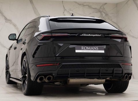 Lamborghini Urus V8 4