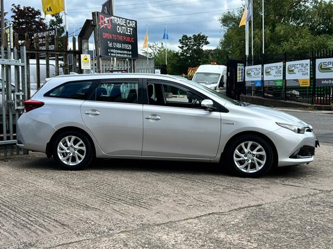 Toyota Auris VVT-I ICON TOURING SPORTS TSS 15