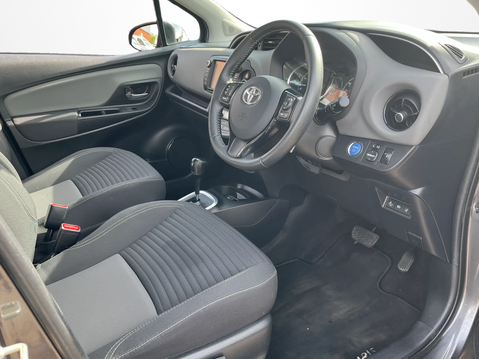 Toyota Yaris 1.5 Hybrid Icon Tech 5dr CVT 16
