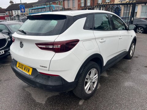 Vauxhall Grandland X 1.2 Turbo SE Euro 6 (s/s) 5dr 6
