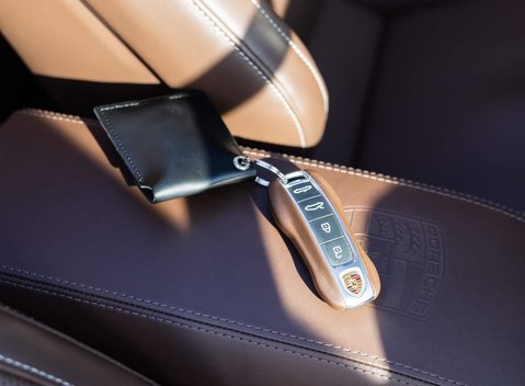 Porsche 911 Turbo S Cabriolet (992) 19