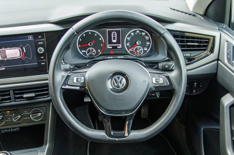 Volkswagen Polo SE TSI 19