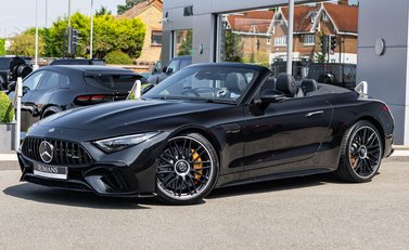 Mercedes-Benz SL Class SL63 AMG PERFORMANCE 2