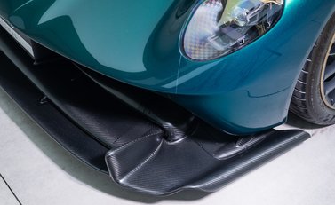 Aston Martin Valkyrie 32