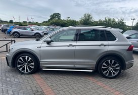 Volkswagen Tiguan R-LINE TECH 2.0 TDI 4MOTION DSG AUTO 12