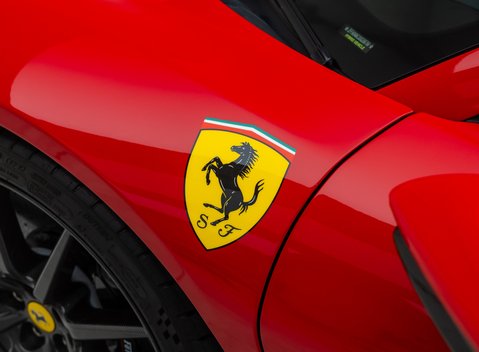 Ferrari SF90 Spider 37