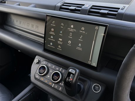 Land Rover Defender V8 73