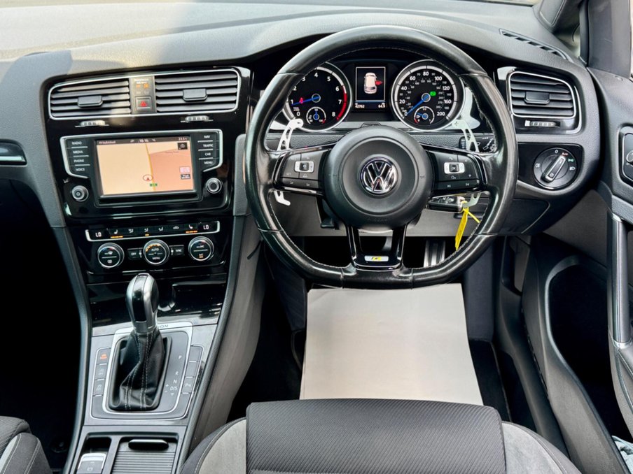 2016 Volkswagen Golf — image 2