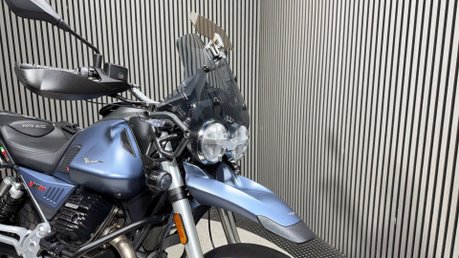 Moto Guzzi V85 850 TT 2019 37K MOT SEPTEMBER 2027 PANNIERS ADVENTURE BIKE 17