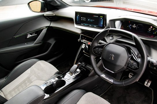 Peugeot 208 GT PREMIUM