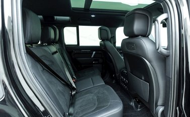 Land Rover Defender 110 V8 13