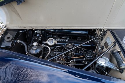 Bentley S1 Continental Flying Spur 4-Light 25