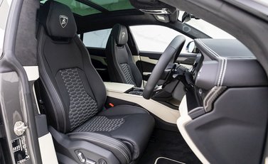 Lamborghini Urus 10