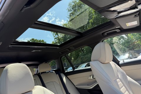 BMW 3 Series 330E M SPORT -PAN ROOF -M PRO PACK -OYSTER LEATHER -ONE OWNER -FBMWSH 54