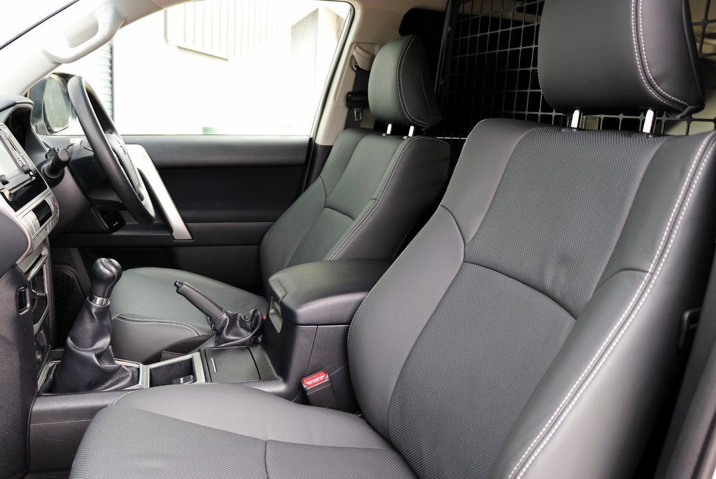 Land Cruiser Commercial 2