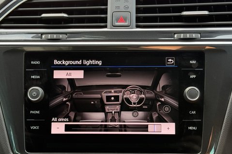 Volkswagen Tiguan R-LINE TECH TSI EVO DSG -CAMERA -FULL VW SERVICE HISTORY  55