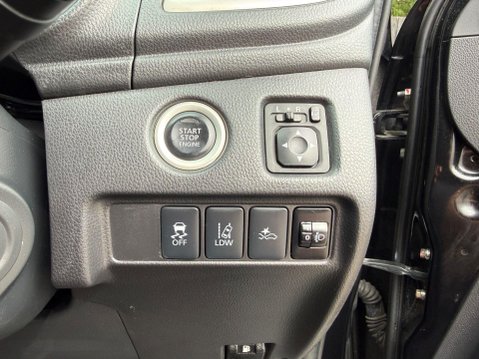 Mitsubishi L200 DI-D WARRIOR DCB 33