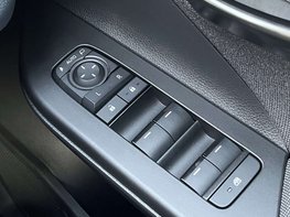 Toyota C-HR 1.8 C-HR Design HEV CVT 5dr 56