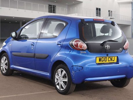 Toyota Aygo 1.0 Aygo Blue VVT-i Semi-Auto 5dr 15