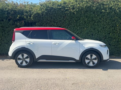 Kia Soul 64kWh First Edition SUV 5dr Electric Auto (201 bhp) 5