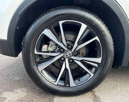 Toyota C-HR 1.8 C-HR Design HEV CVT 5dr 15