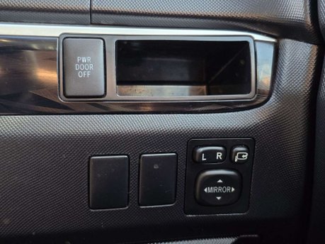Toyota Estima Auto+Petrol+LowMiles+7Seater 13