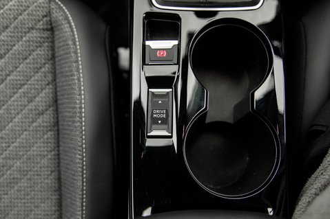Peugeot 208 PURETECH ALLURE S/S 34